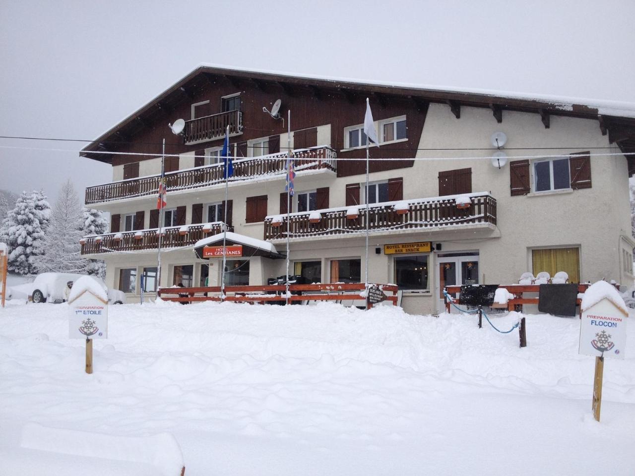 Hotel Les Gentianes La Morte Exterior foto